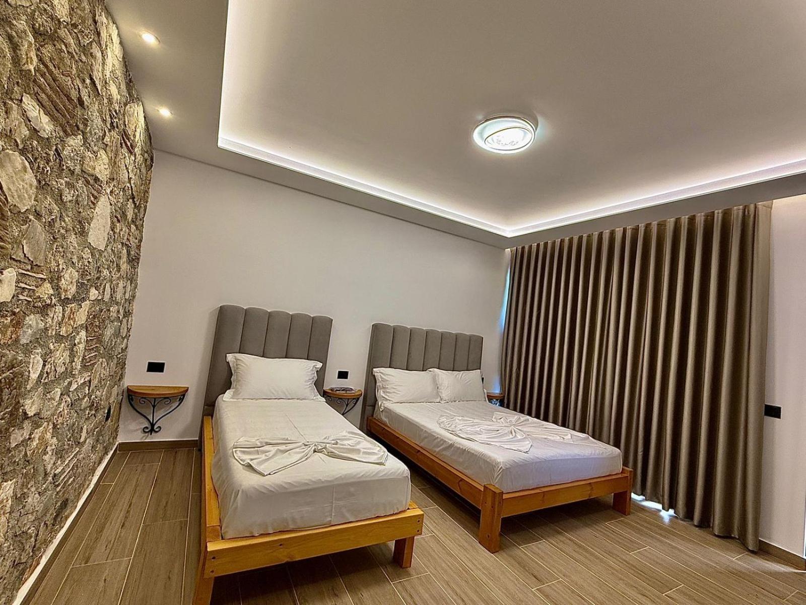 Hotel Panorama Piqeras Extérieur photo